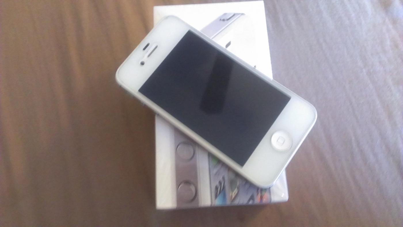 Iphone 4S 32GB white color Factory unlocked large image 0