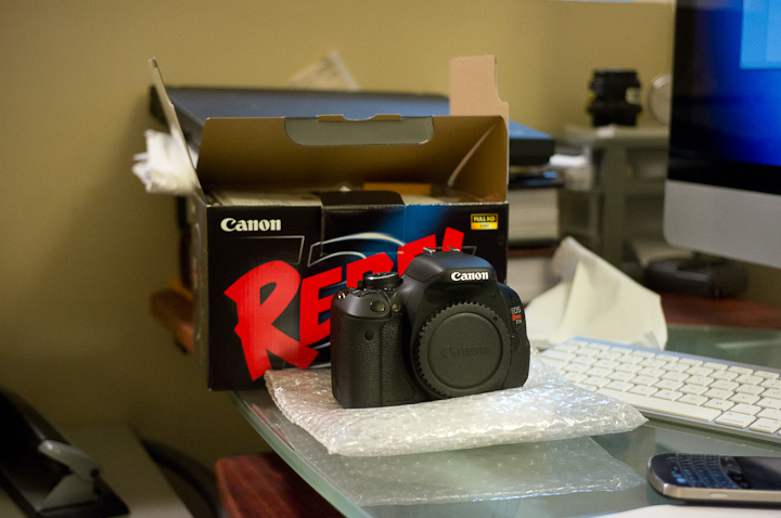 Canon 600D Rebel T3i Body New Condition large image 0