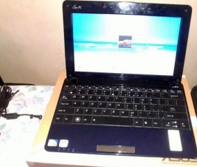 Asus Eee PC 1005PXD 10.1 Mini Notebook.