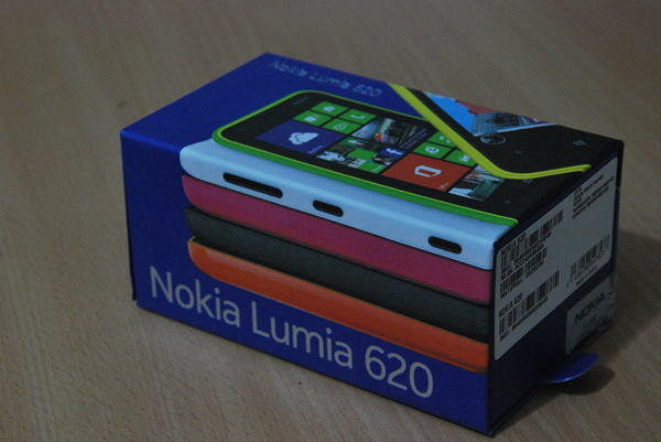 Nokia Lumia 620 Seal Box Black and Lime green large image 0