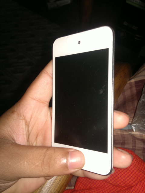 Apple iPod Touch 4g Urgent large image 0