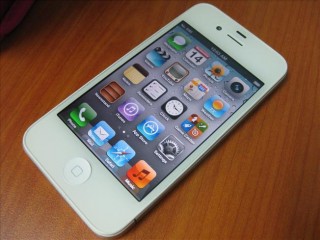 iPhone 4 white 16GB FACTORY UNLOCK