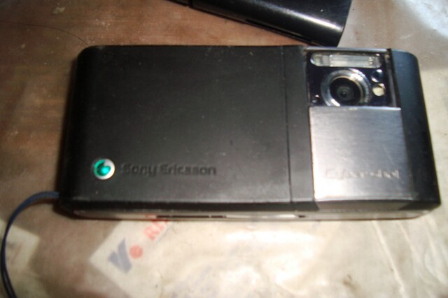 SONY ERIC C905CYBER SHOT 8MP XENON Boxed FREASH large image 0