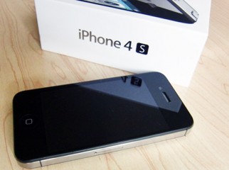 Iphone 4s black 32 GB with box and all original accesories