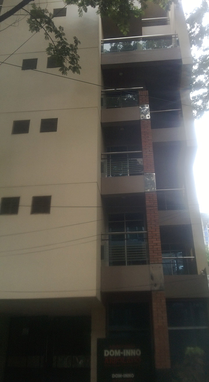 READY 1505 sft south face flat at BANANI large image 0