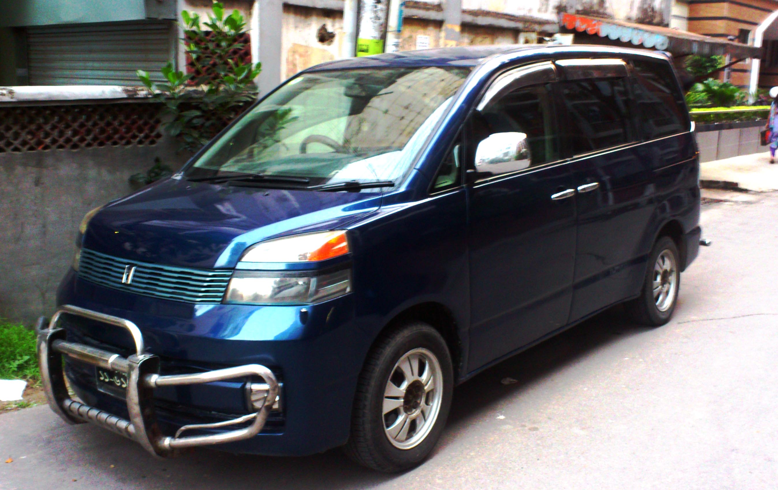 TOYOTA NOAH-VOXY 2002 MODEL large image 0