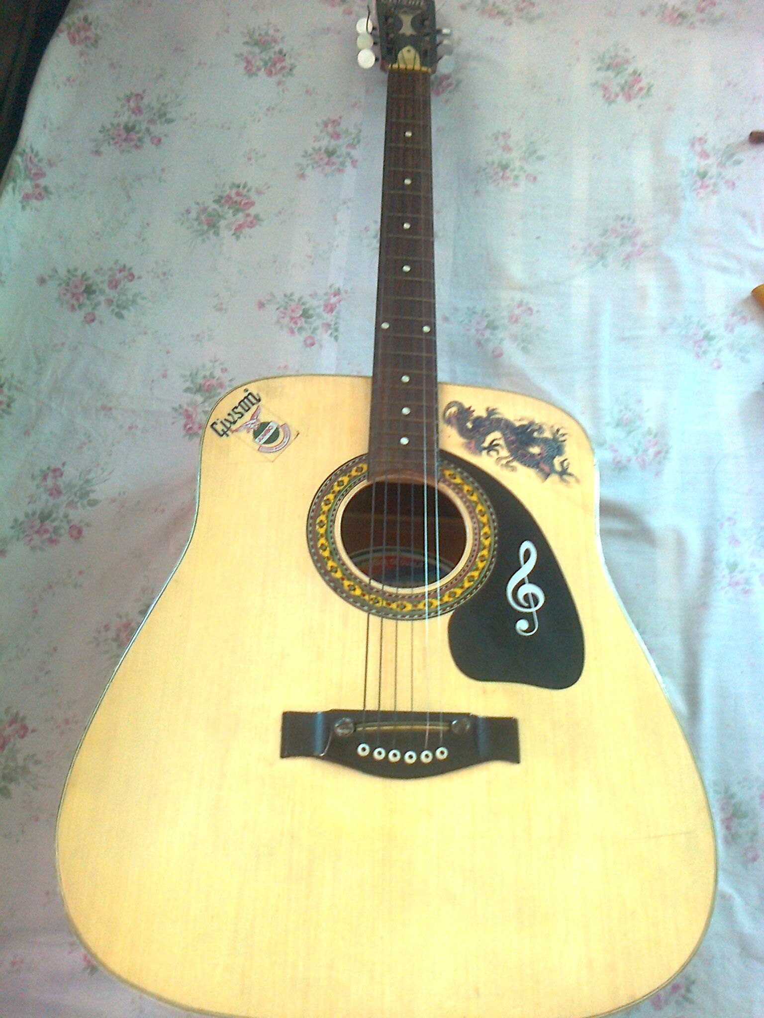 Givson Jumbo Guitar large image 0