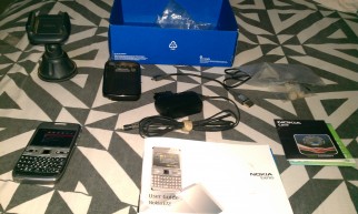 NOKIA E72 Full Boxed w All Accessories 