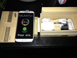 we are offering Brand new Samsung galaxy s4 large image 0