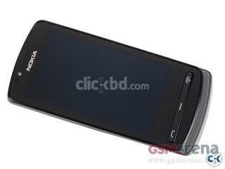 Nokia 700