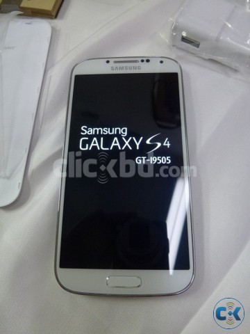 Samsung Galaxy S4 SIV Gt-I9500 Unlocked Brand new large image 0