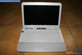 sony vaio laptop white core i5 500 gb hdd 4gb RAM