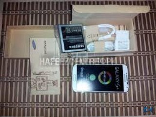 Samsung GaLAXY S4 WITH BOX INTACT CONDITION