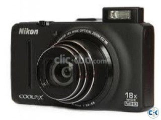 Nikon Coolpix S9300 digital camera