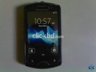 Sony Ericsson Live with Walkman for Urgent Sale 