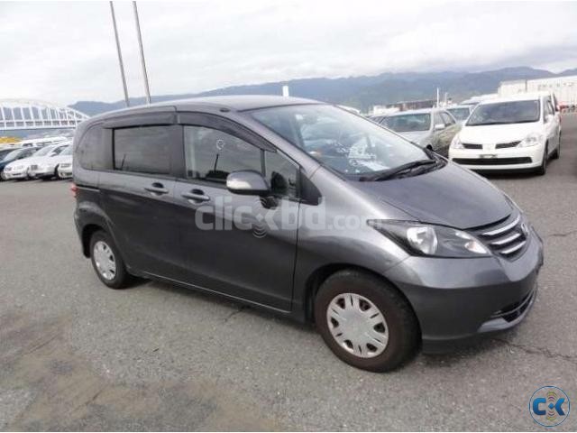 Honda freed 2008 Grey 7 seater large image 0