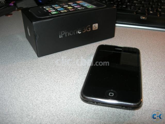 urgent sell iPhone 3gs 16 gb factory with box and everything large image 0