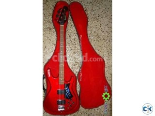 Bass guitar