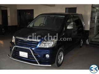 2004 Toyota Noah