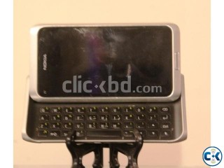 Nokia E7 communicator