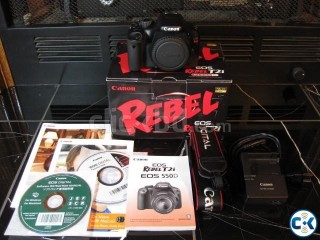 Canon Rebel T2i 550D with Kit Lens 18-50 IS II DSLR