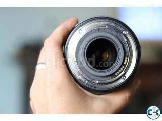 Canon EF-S 18-200mm f 3.5-5.6 IS lens