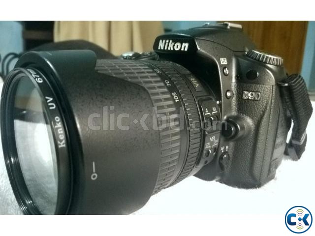 Nikon D90 with 18-105mm VR large image 0