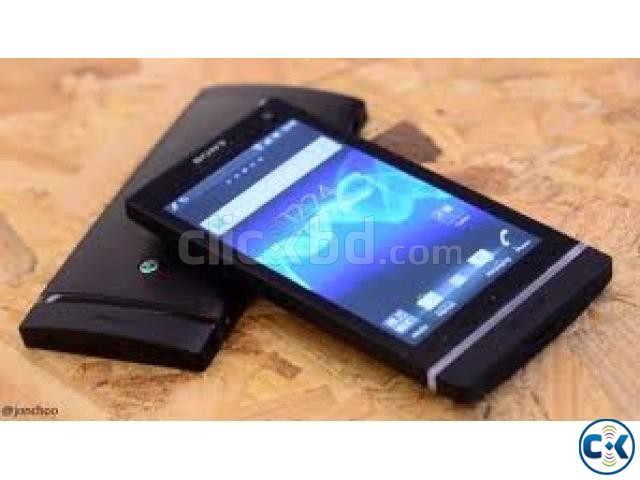 sony xperia p with 4 back covers large image 0