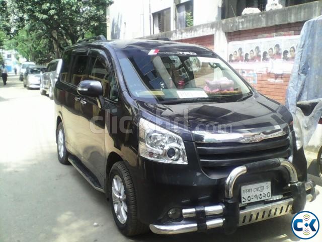 toyota noah 2007 model 2000 cc large image 0