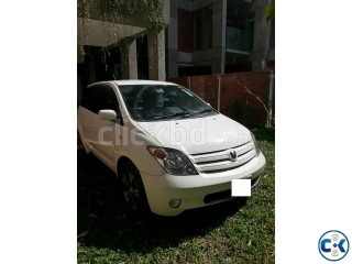 Toyota IST 2004