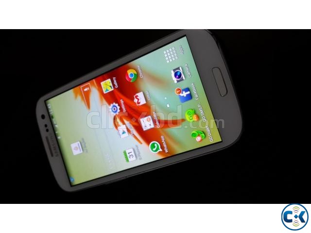 Original Samsung Galaxy S3 with Box and Charger large image 0