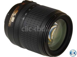 Nikon 18-105mm VR Lens with hood