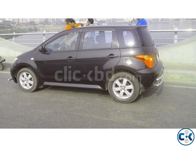 Toyota ist limited black like new self driven large image 0