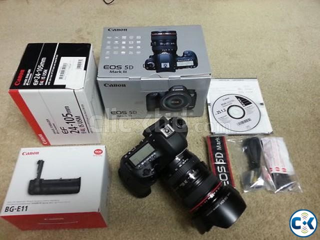 Brand New Canon EOS 5D Mark III 22.3 MP SLR Camera large image 0