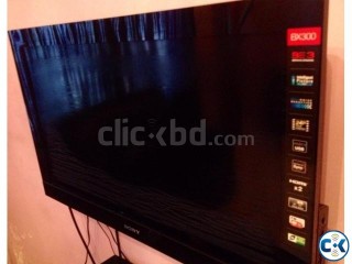 Sony Bravia BX 300 Series 32 inch LCD Tv Black 2011 Model