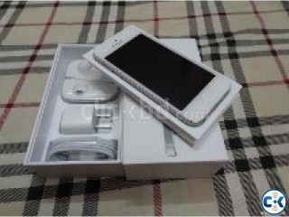 Brand New Apple iPhone 5 White in Box