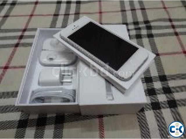 Brand New Apple iPhone 5 White in Box large image 0