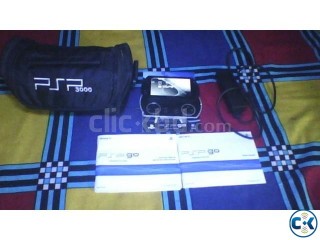 PSP GO 16GB Full Set Plus Carry Bag