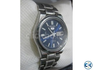 Seiko 5 watch royel blue dial