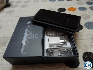 iPhone 5 64GB Black Factory unlocked Full Boxed