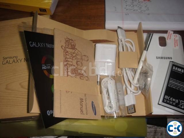 Samsung Note 3 original accesories along with box 0174149907 large image 0