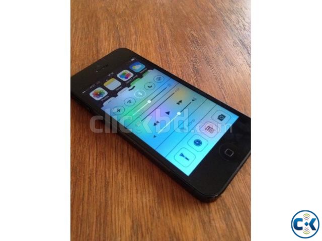 Apple iphone 5 black 16gb new condition large image 0