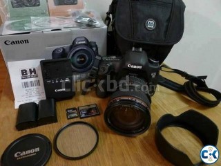 CANON EOS 5D MARK III WITH LENS