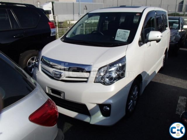 TOYOTA NOAH ZRR70 Si 2011 SUNROOF large image 0