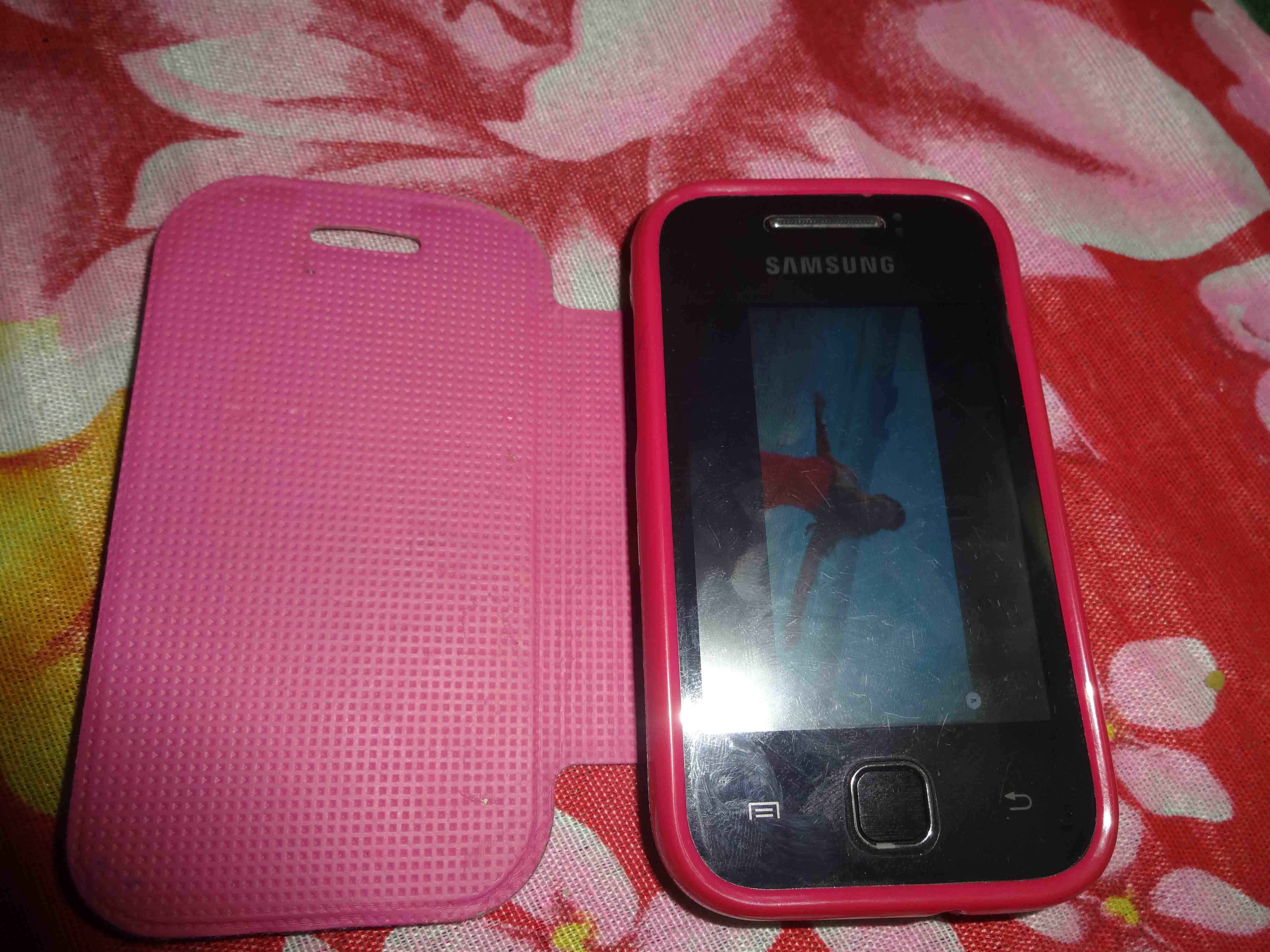 Samsung Galaxy Y GT-S5360 looking new large image 0