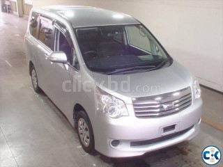 Toyota NOAH X-L Edition New shape