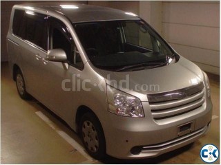 Toyota Noah x smart edition yr 2009 silver color