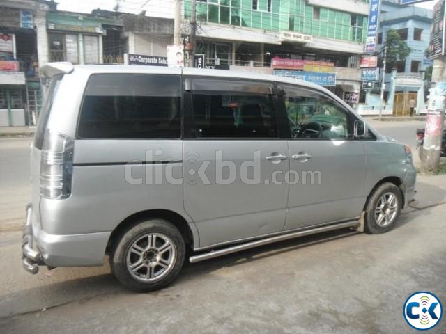 Fresh condition Toyota Voxy 2004 large image 0