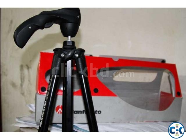 Brand new Manfrotto Tripod large image 0