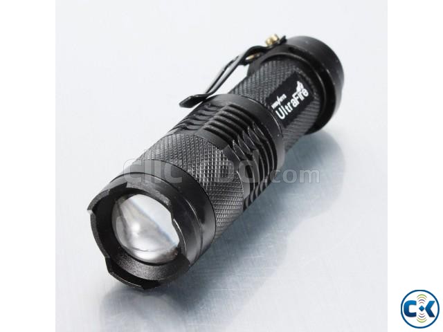 300 Lumen Zoomable LED Flashlight Torch large image 0